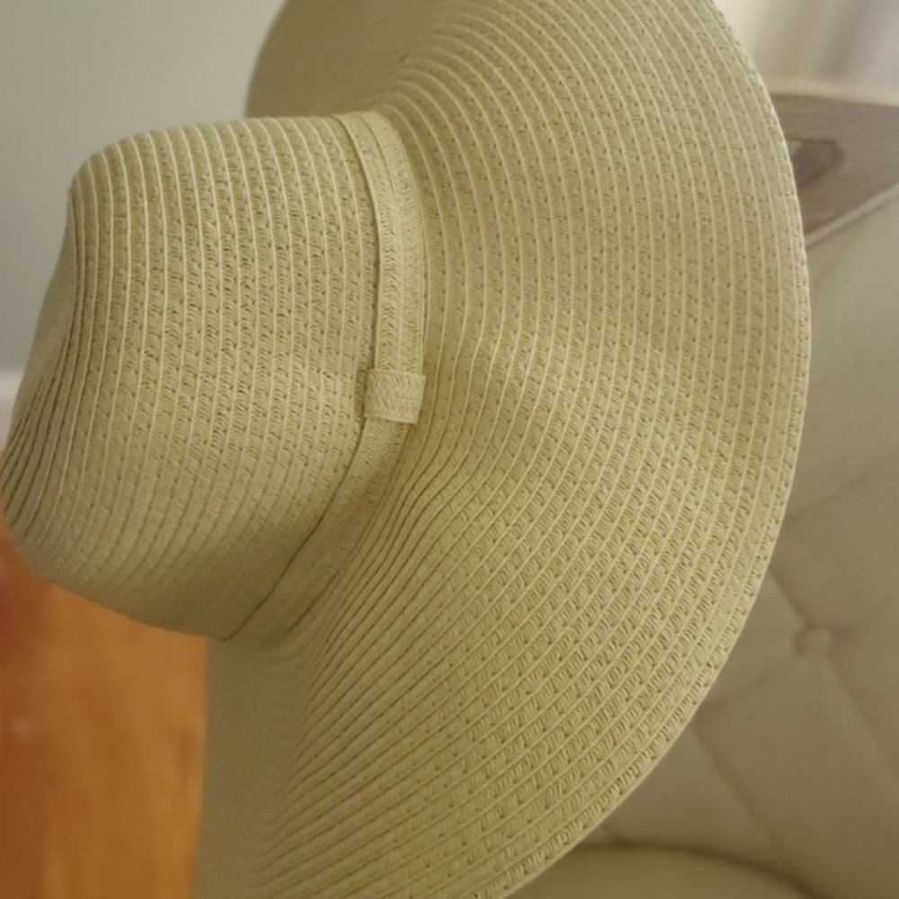 a new day Wide-Brim Sun Hat in Light Beige